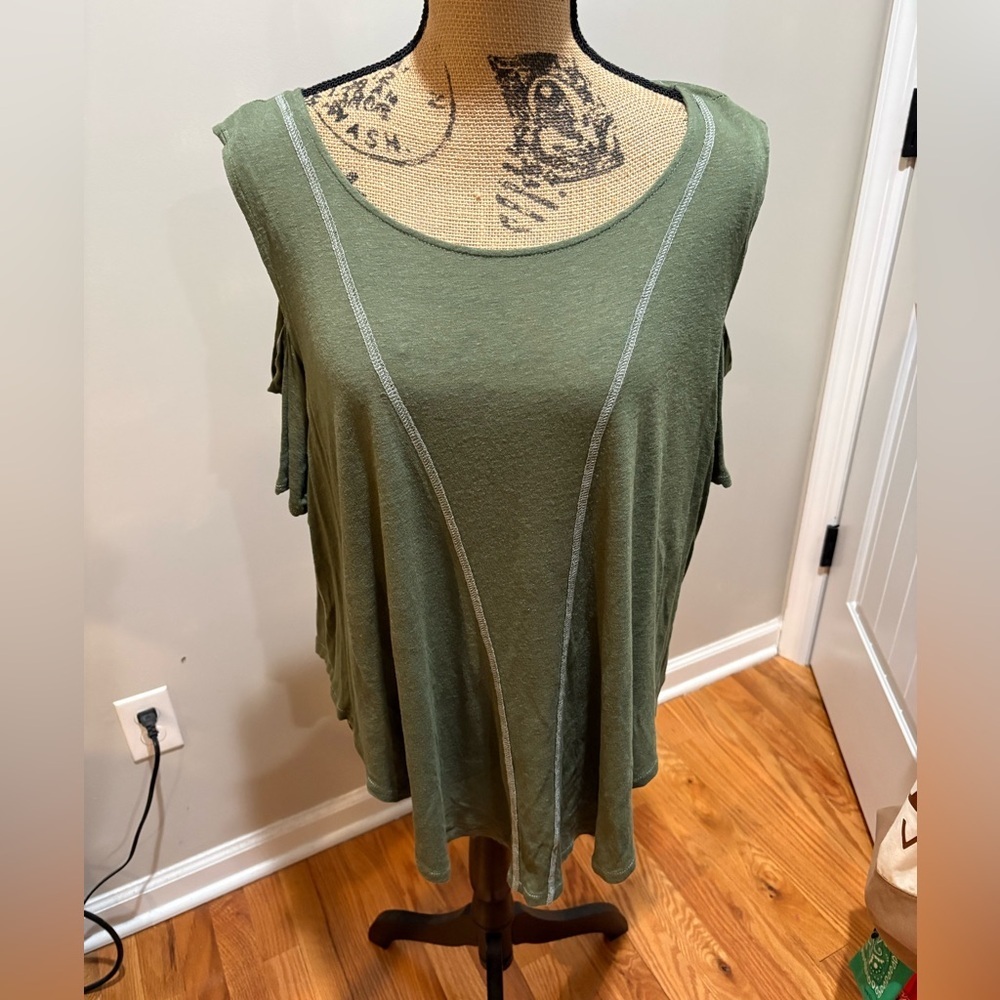 🌸WE THE FREE FREE PEOPLE Cold Shoulder Tee - Picture 2 of 7